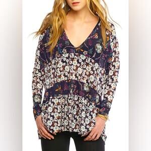 Free people brand Isabella tunic top long sleeves purple floral size Small